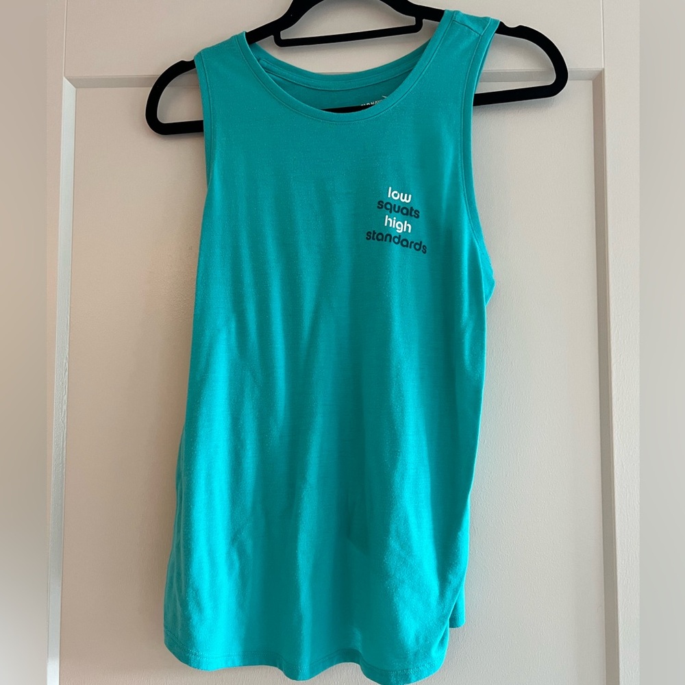 Old navy women’s work out shirt